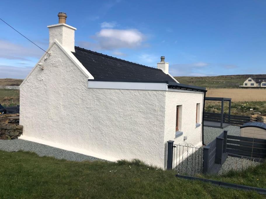 No. 6 - The Little House That Gives You A Hug Trumpan Exterior foto